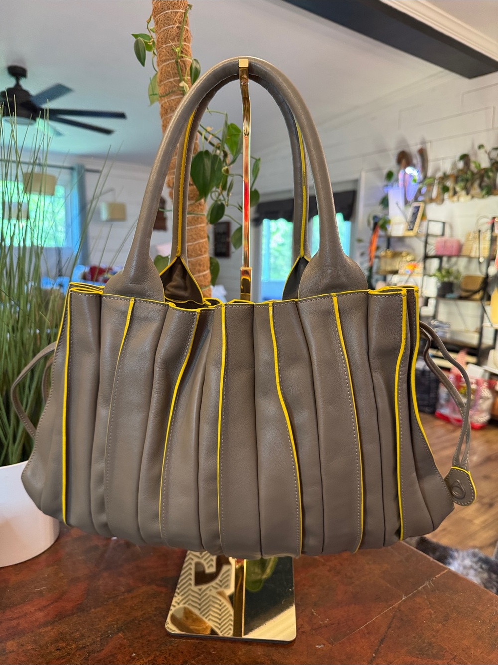 Lupo Barcelona Abanico Pleated Leather Handbag
